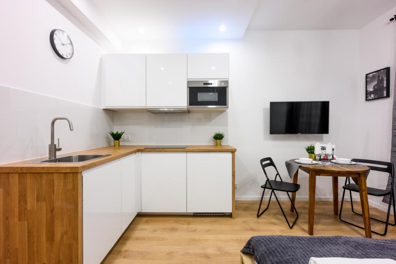 Cracow Rent Apartments - Spacious Apartments For 2-7 People In Quiet Area - Kolberga Street Nr 3 - 10 Min To Main Square By Foot Krakau Buitenkant foto