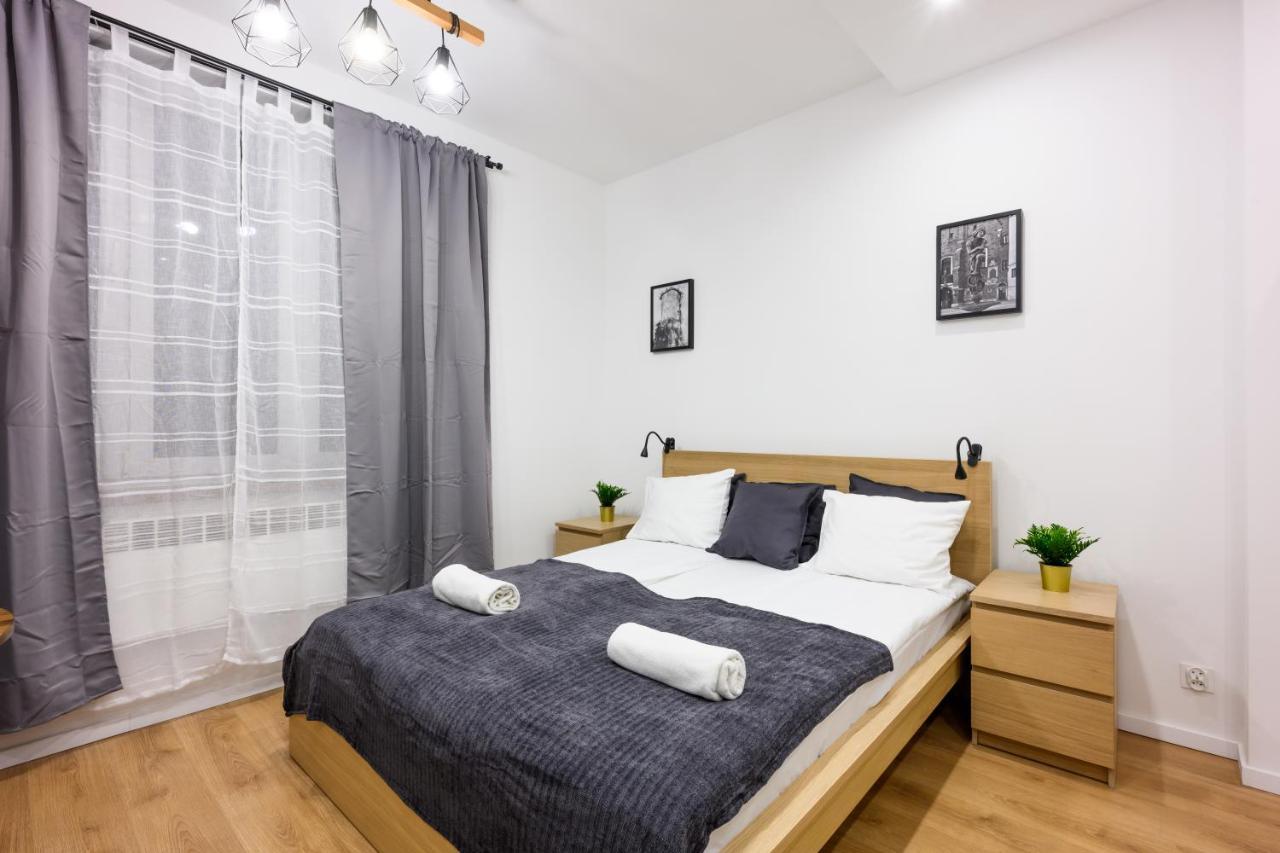 Cracow Rent Apartments - Spacious Apartments For 2-7 People In Quiet Area - Kolberga Street Nr 3 - 10 Min To Main Square By Foot Krakau Buitenkant foto