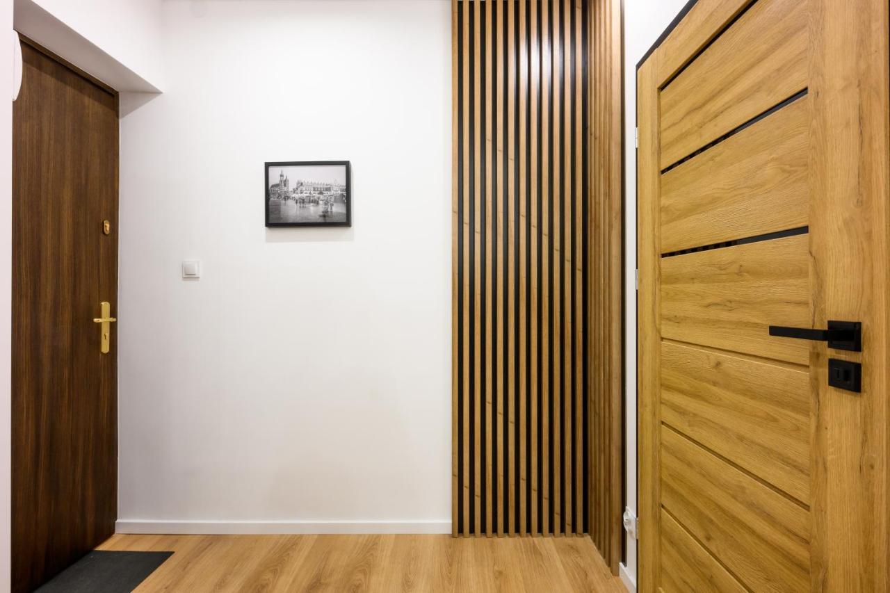 Cracow Rent Apartments - Spacious Apartments For 2-7 People In Quiet Area - Kolberga Street Nr 3 - 10 Min To Main Square By Foot Krakau Buitenkant foto