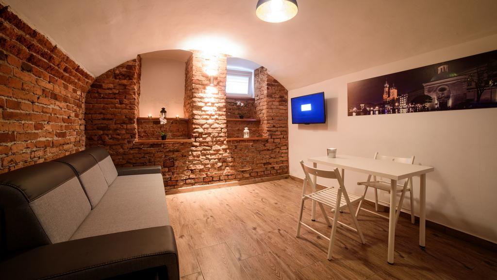 Cracow Rent Apartments - Spacious Apartments For 2-7 People In Quiet Area - Kolberga Street Nr 3 - 10 Min To Main Square By Foot Krakau Buitenkant foto