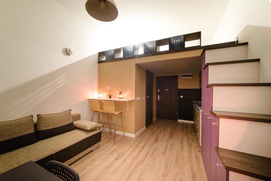 Cracow Rent Apartments - Spacious Apartments For 2-7 People In Quiet Area - Kolberga Street Nr 3 - 10 Min To Main Square By Foot Krakau Buitenkant foto